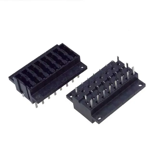 04820008ZXP (FUSE HLDR BLADE 125V 15A PNL MNT)