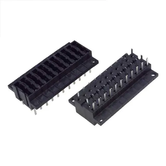04820011ZXP (FUSE HLDR BLADE 125V 15A PNL MNT)