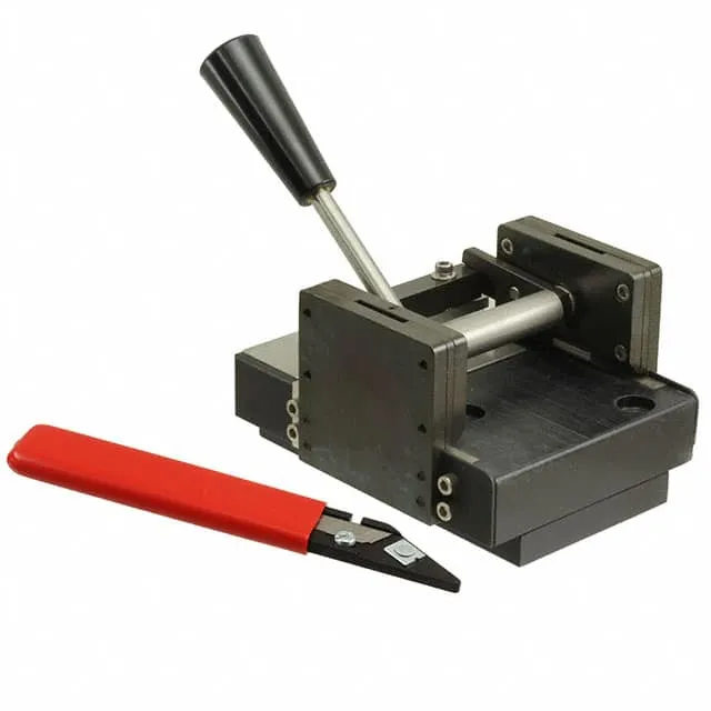 3557 (FUSE CLIP BLADE 500V 30A PCB)