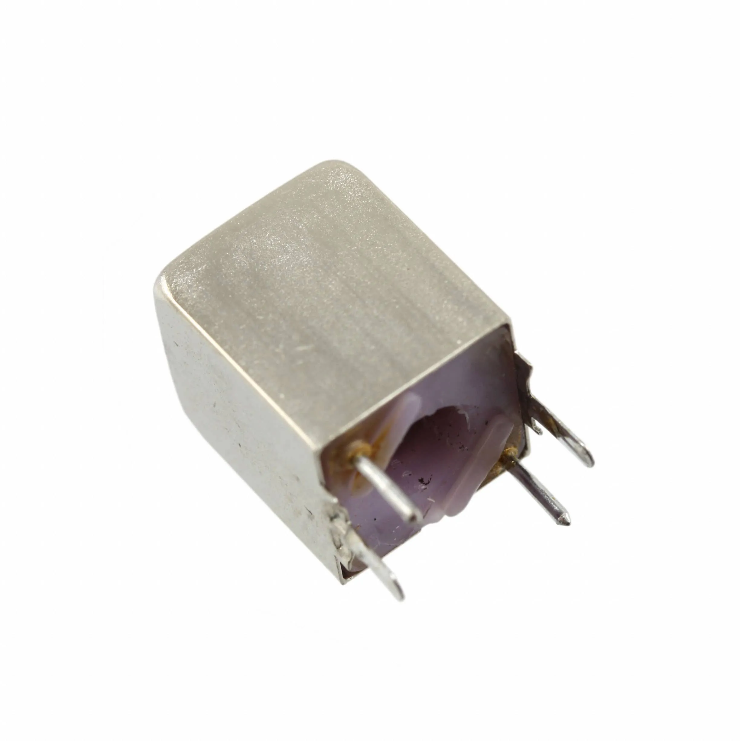 E526HNA-100300 (INDUCTOR ADJUST 240NH THRU HOLE)
